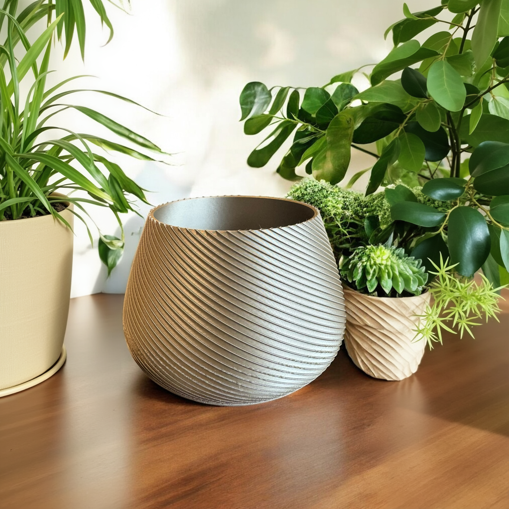 Uno-Strip Planter Iridium Gold Metal