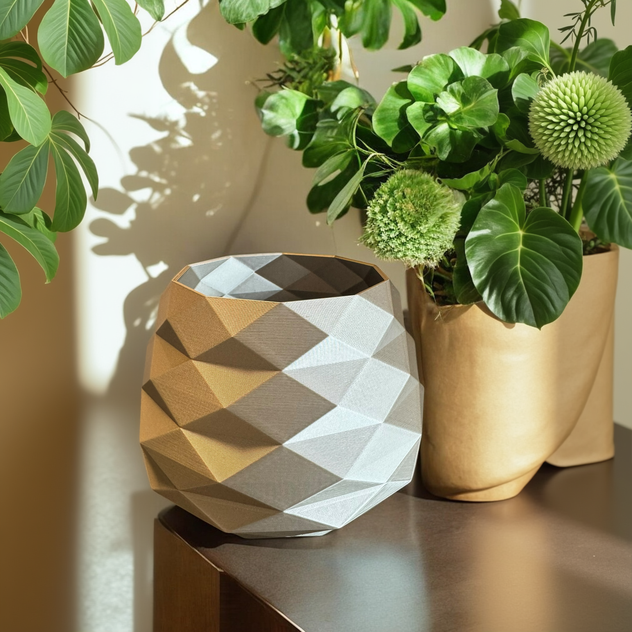 Poly Planter Iridium Gold Metal